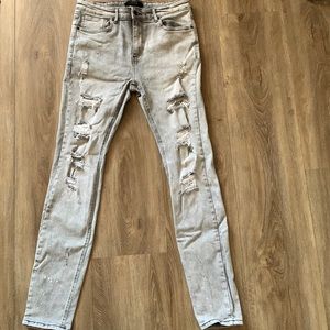 Men’s Forever 21 Grey Light-Washed Ripped Skinny Jeans. Size 33 Waist 33 Length.